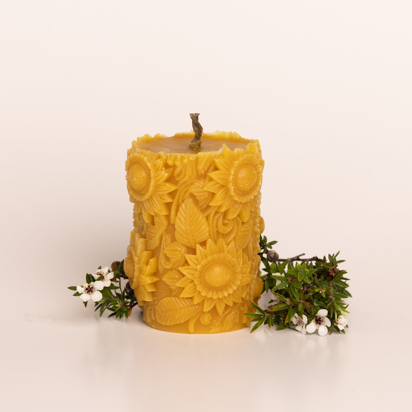 300 gram sunflower pure beeswax candle with hemp wick