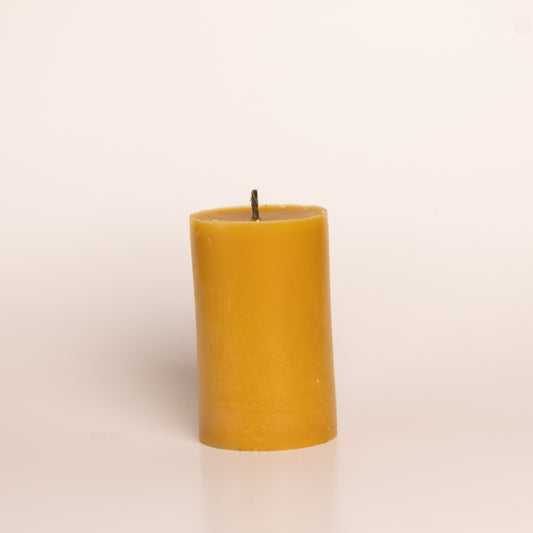130 gram pure beeswax candle with hemp wick